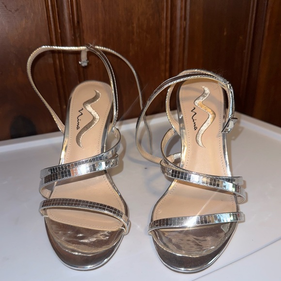 Heels - Picture 4 of 5